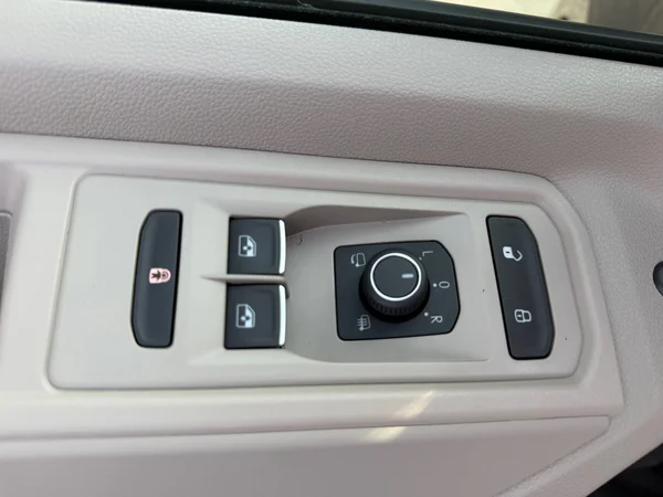 VOLKSWAGEN Multivan T7 Long (2026) — foto 9 van 20