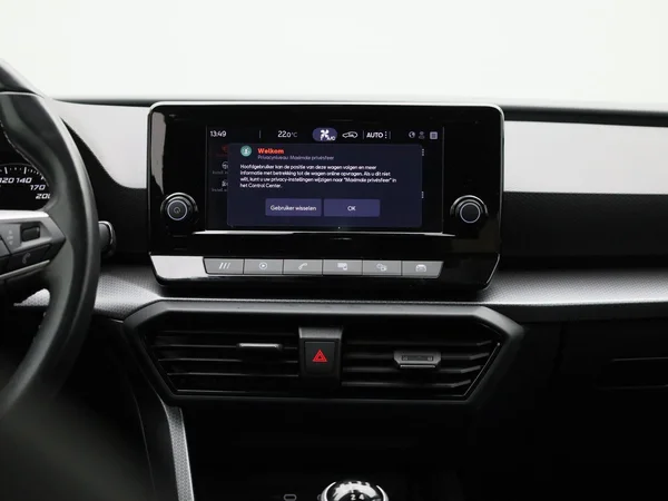 SEAT Leon (2023) — foto 3 van 37