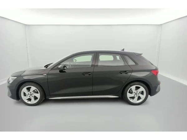 AUDI A3 Sportback (2022) — foto 31 van 36