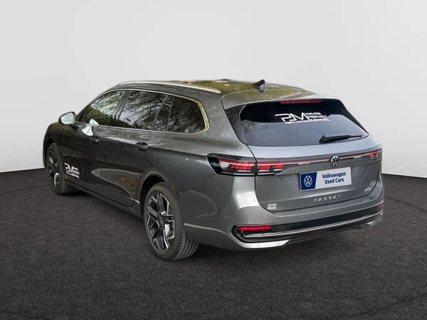 VOLKSWAGEN Passat SW (2025) — foto 14 van 20