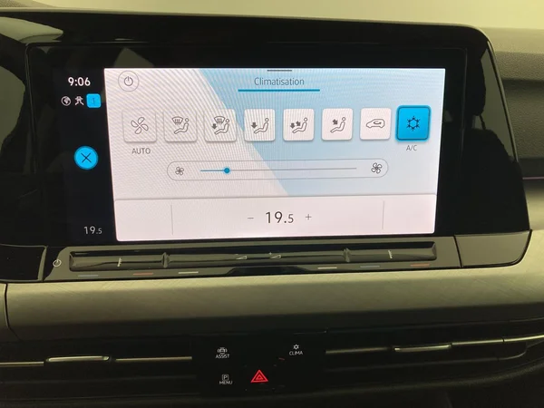VOLKSWAGEN Golf VIII SW (2022) — foto 9 van 36