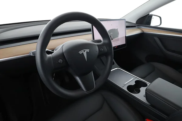 Tesla Model (2024) — foto 2 van 16