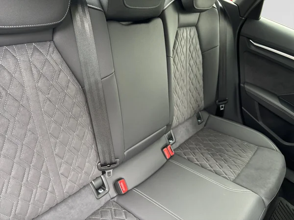 AUDI A3 Sedan (2025) — foto 24 van 24