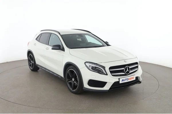 Mercedes-Benz GLA-Klasse (2017) — foto 14 van 16