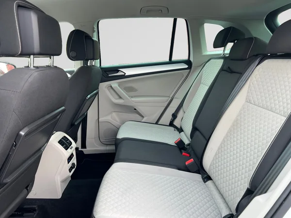VOLKSWAGEN Tiguan (2019) — foto 7 van 20