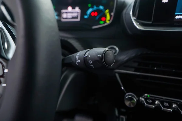 Peugeot E-208 (2022) — foto 11 van 99
