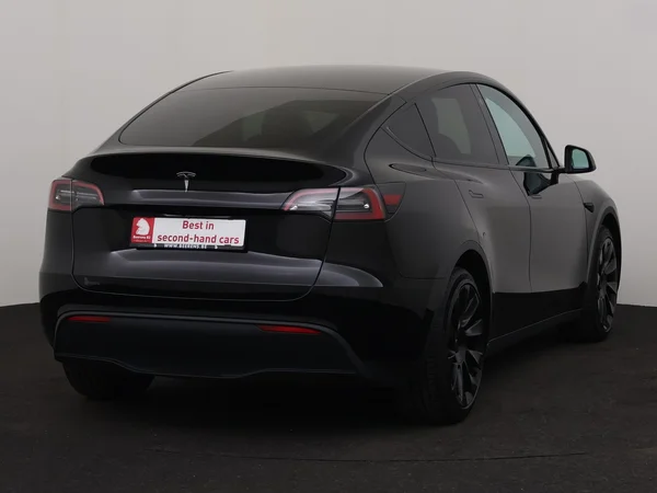 TESLA Model Y (2022) — foto 23 van 30