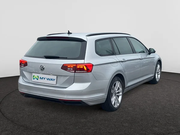 VOLKSWAGEN Passat SW (2020) — foto 19 van 25