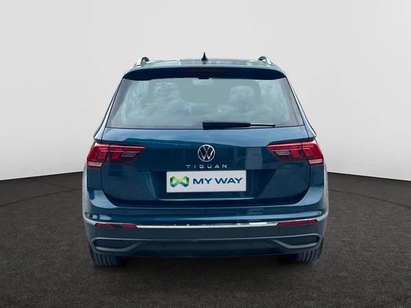 VOLKSWAGEN Tiguan (2023) — foto 13 van 18
