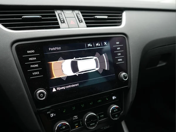 SKODA Octavia Combi (2020) — foto 25 van 38