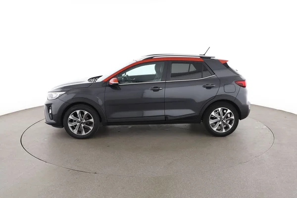 Kia Stonic (2018) — foto 9 van 16