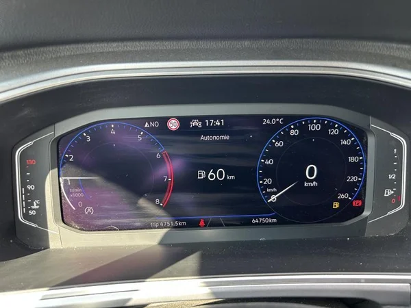 VOLKSWAGEN T-Roc Cabriolet (2023) — foto 13 van 38