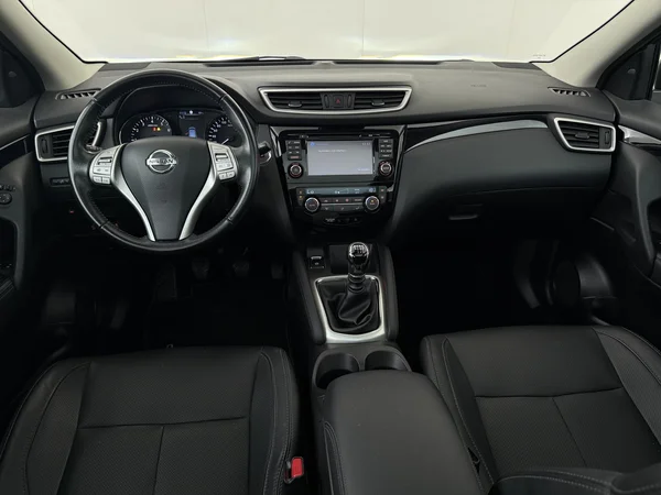 NISSAN Qashqai (2017) — foto 28 van 28