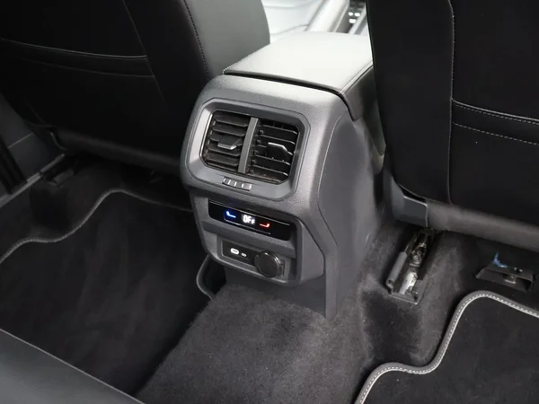 VOLKSWAGEN Tiguan Allspace (2024) — foto 20 van 35