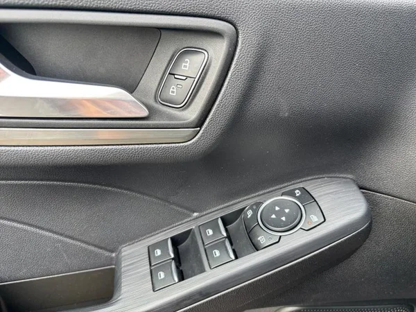 FORD Kuga (2022) — foto 18 van 28