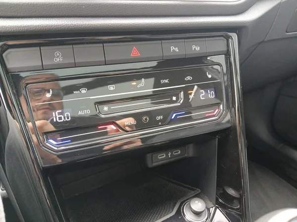 VOLKSWAGEN T-Roc (2023) — foto 5 van 20