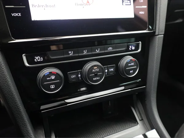 VOLKSWAGEN Golf VII (2020) — foto 8 van 20