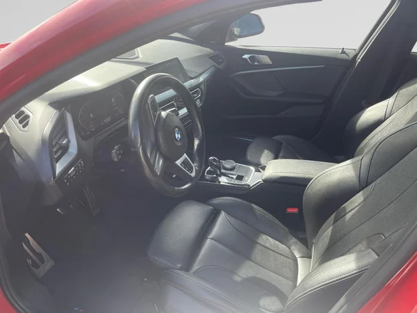 BMW 118 Hatch (2020) — foto 14 van 21