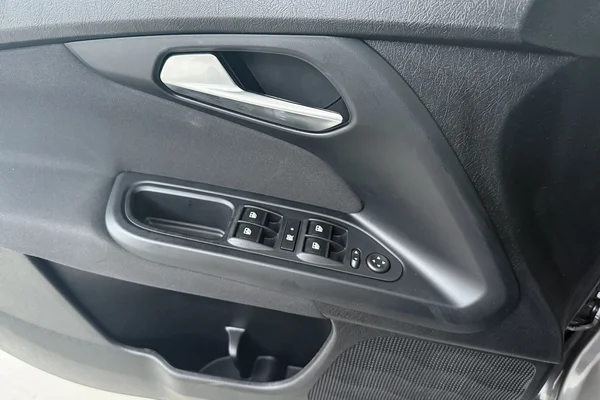 Fiat Tipo SW Cross (2023) — foto 7 van 16