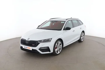 Skoda Octavia 090e0652-9b1c-4f42-9bcd-a4e7bd0af8f5