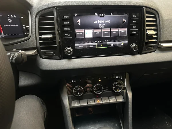 SKODA Karoq (2025) — foto 11 van 23