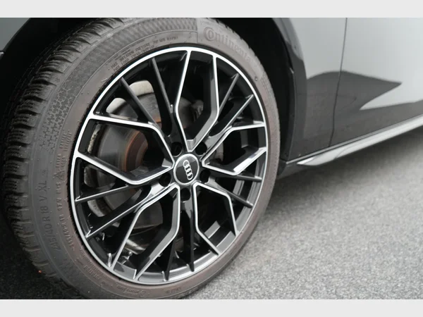 AUDI A4 Avant (2022) — foto 14 van 32