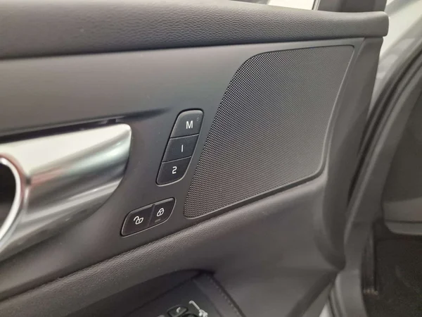 Volvo V60 (2024) — foto 2 van 16