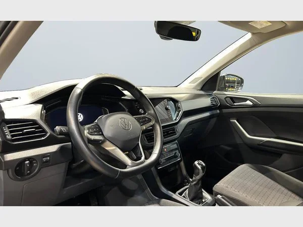 Volkswagen T-Cross (2021) — foto 28 van 29