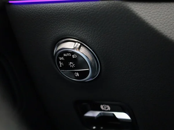 Mercedes-Benz GLC (2025) — foto 15 van 49