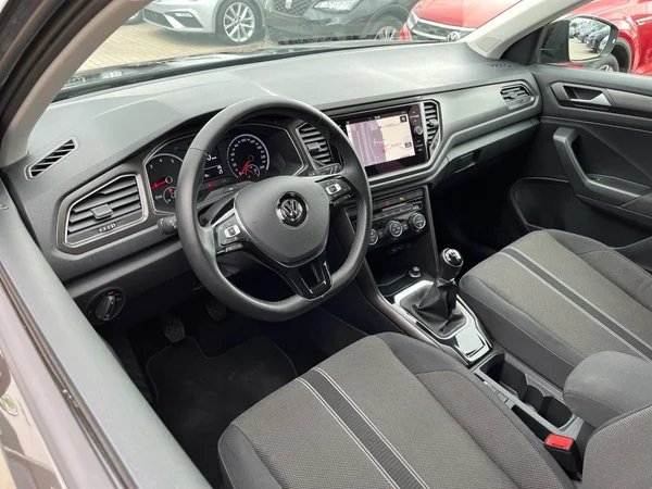 VOLKSWAGEN T-Roc (2020) — foto 21 van 22