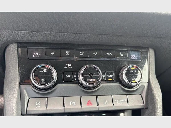 Skoda Karoq (2022) — foto 10 van 24