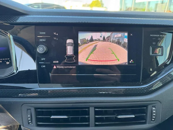 VOLKSWAGEN Polo (2025) — foto 2 van 24