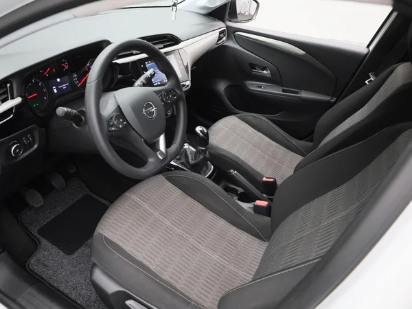 Opel Corsa (2023) — foto 8 van 36