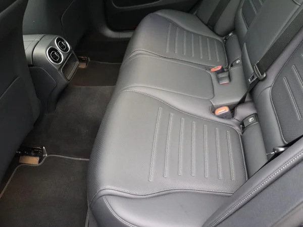 Mercedes-Benz C-Klasse (2025) — foto 7 van 24