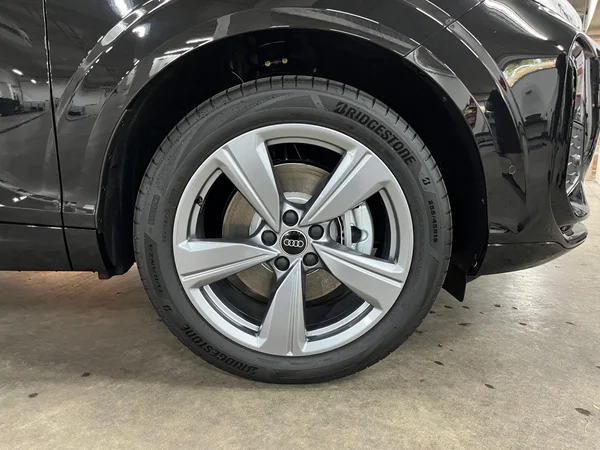 AUDI Q3 SUV (2025) — foto 2 van 12