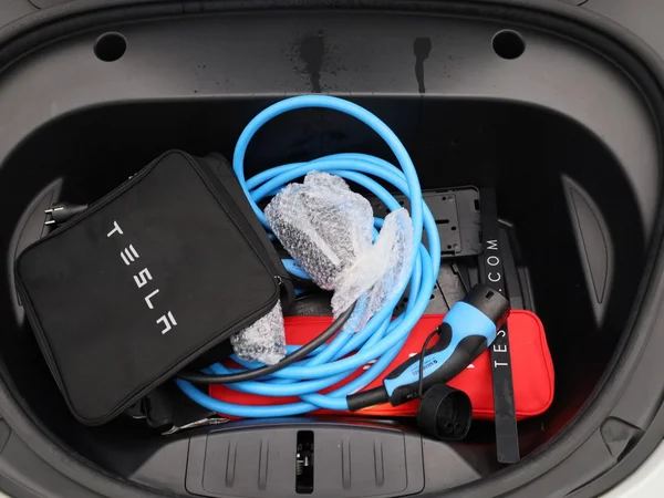 Tesla Model 3 (2022) — foto 27 van 40