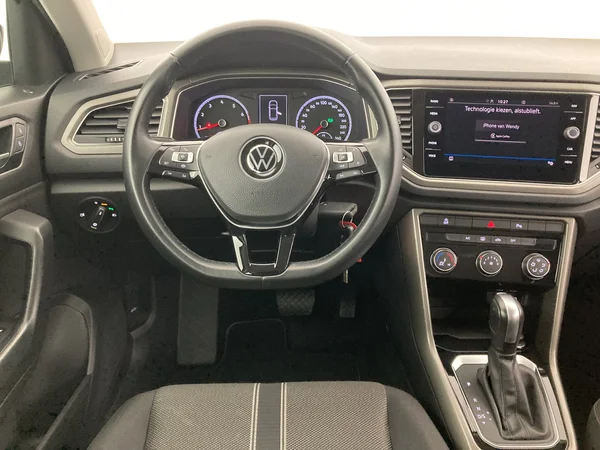 VOLKSWAGEN T-Roc (2021) — foto 22 van 36