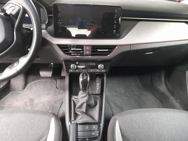SKODA Kamiq (2025) — foto 4 van 23