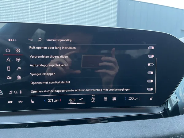 AUDI Q6 e-tron (2024) — foto 6 van 24