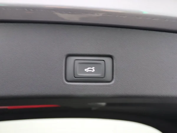 AUDI Q4 e-tron (2024) — foto 3 van 25