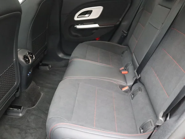Mercedes-Benz CLA (2025) — foto 8 van 24