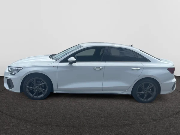 AUDI A3 Sedan (2023) — foto 12 van 21