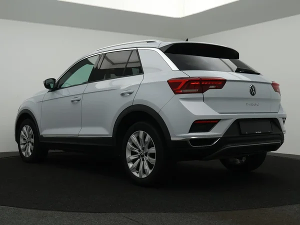 VOLKSWAGEN T-Roc (2021) — foto 27 van 30