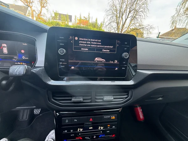 VOLKSWAGEN T-Cross (2024) — foto 4 van 18