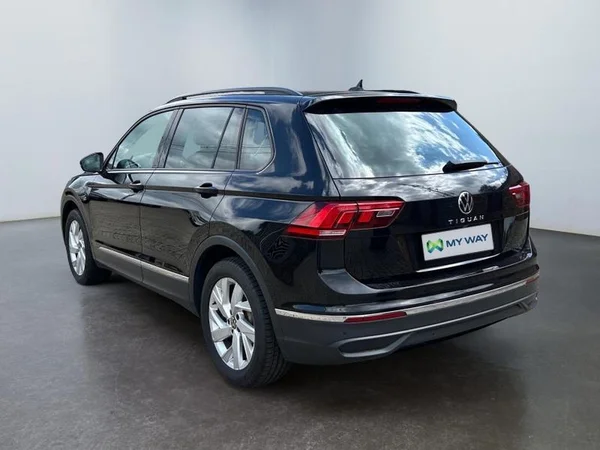 VOLKSWAGEN Tiguan (2021) — foto 30 van 32