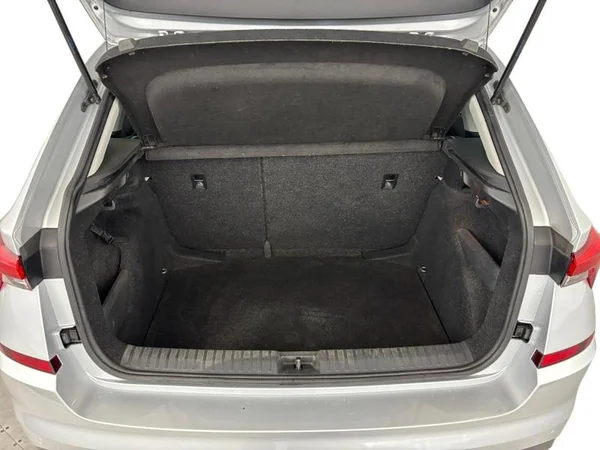 SKODA Kamiq (2020) — foto 9 van 17