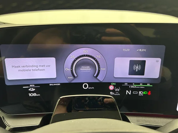 AUDI Q6 e-tron (2026) — foto 6 van 24