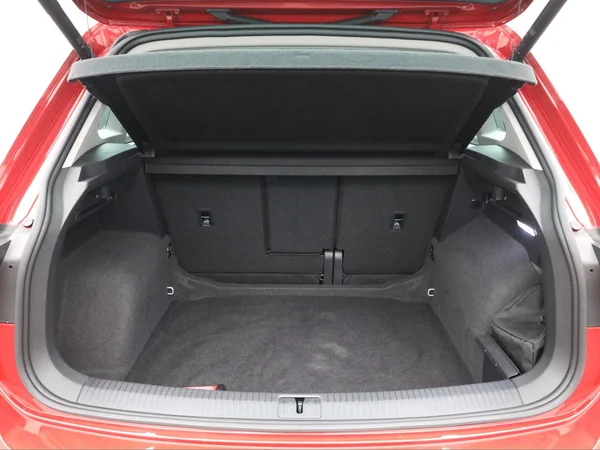 VOLKSWAGEN Tiguan (2023) — foto 2 van 20