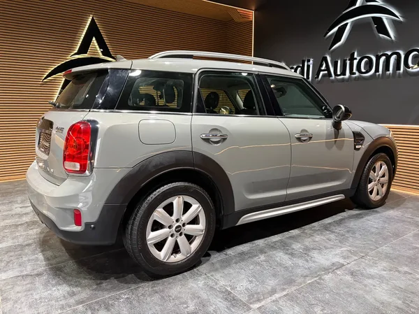 Mini One (2019) — foto 14 van 22