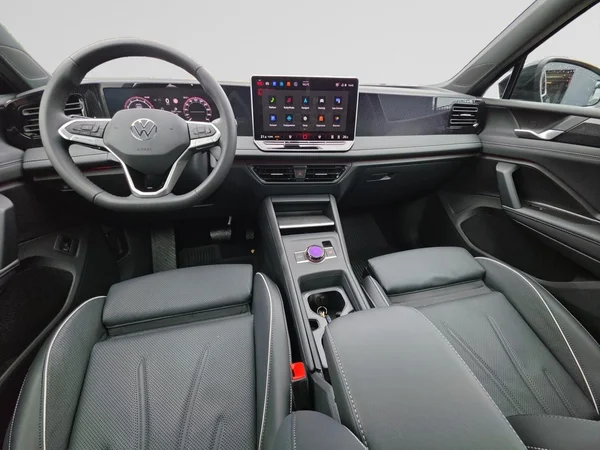VOLKSWAGEN Tiguan (2026) — foto 2 van 24